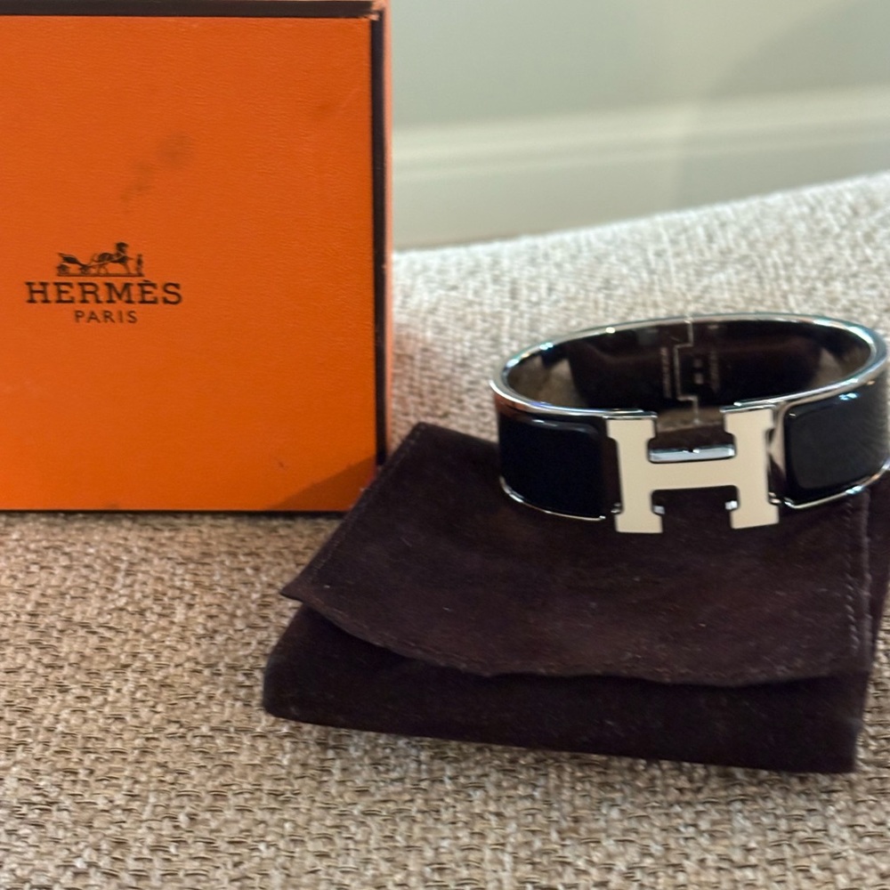 Hermès Black and Silver H Clic Clac Bracelet - Picture 4 of 6